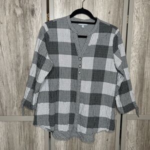 Habitat Top Size S Button Up Shirt Check Black White V Neck
